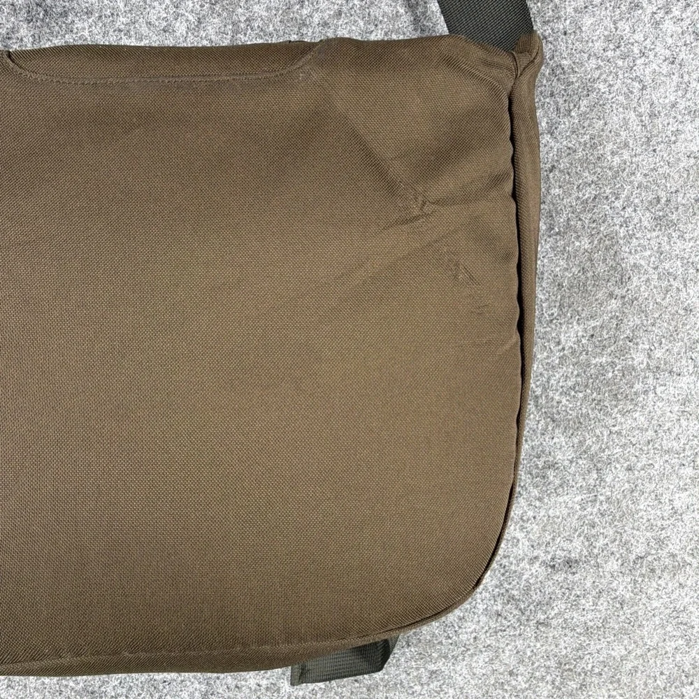 Patagonia (48279) Large Critical Mass Padded Messenger Bag Cycling EUC 2009